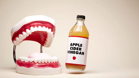 Does apple cider vinegar whiten your teeth?