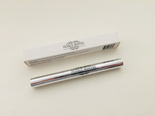 Pearly Whites Express Pen and its packaging