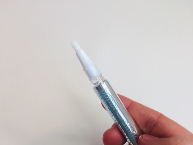 A closer look at the bristles of the Bondi Smile Pen