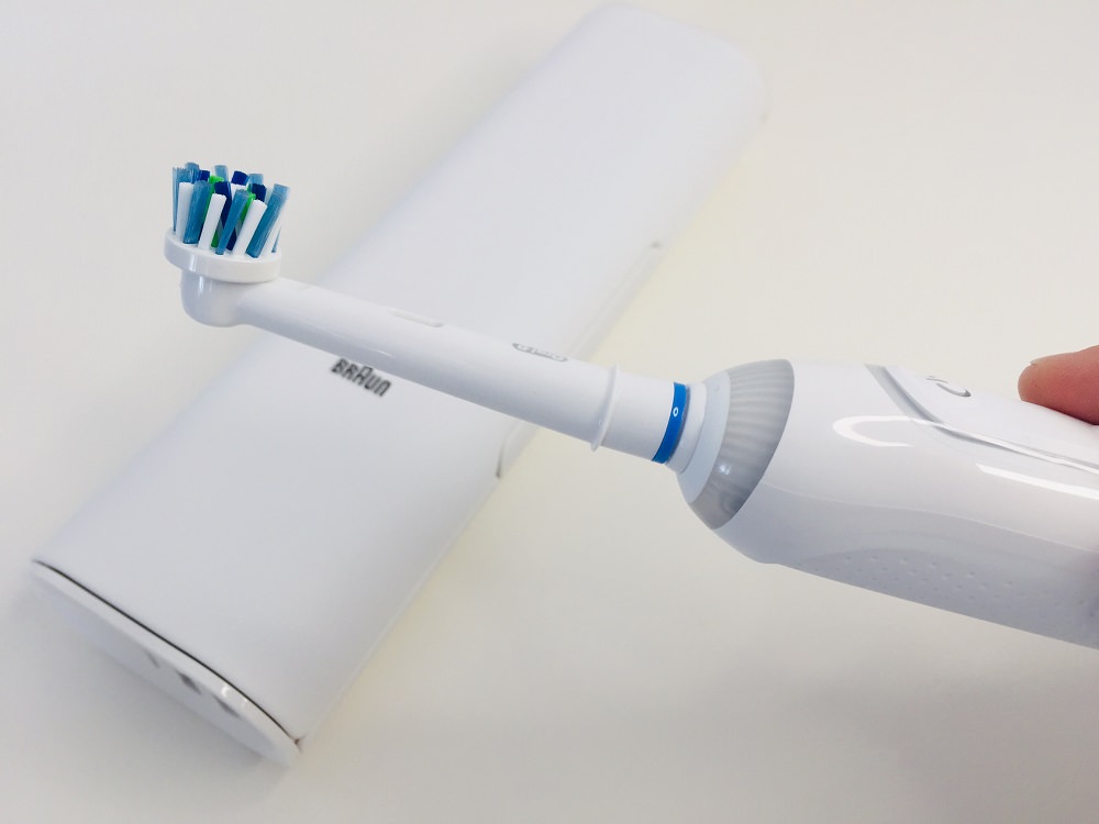 Oralb genius 9000 electric toothbrush