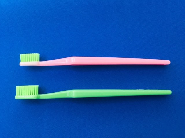 Comparing the size of the Compact vs the Regular size TePe Good™ Compact Toothbrush