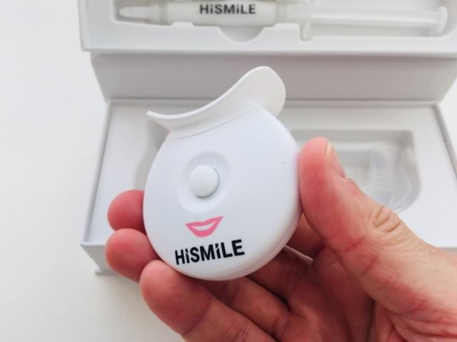 Holding the HiSmile LED light