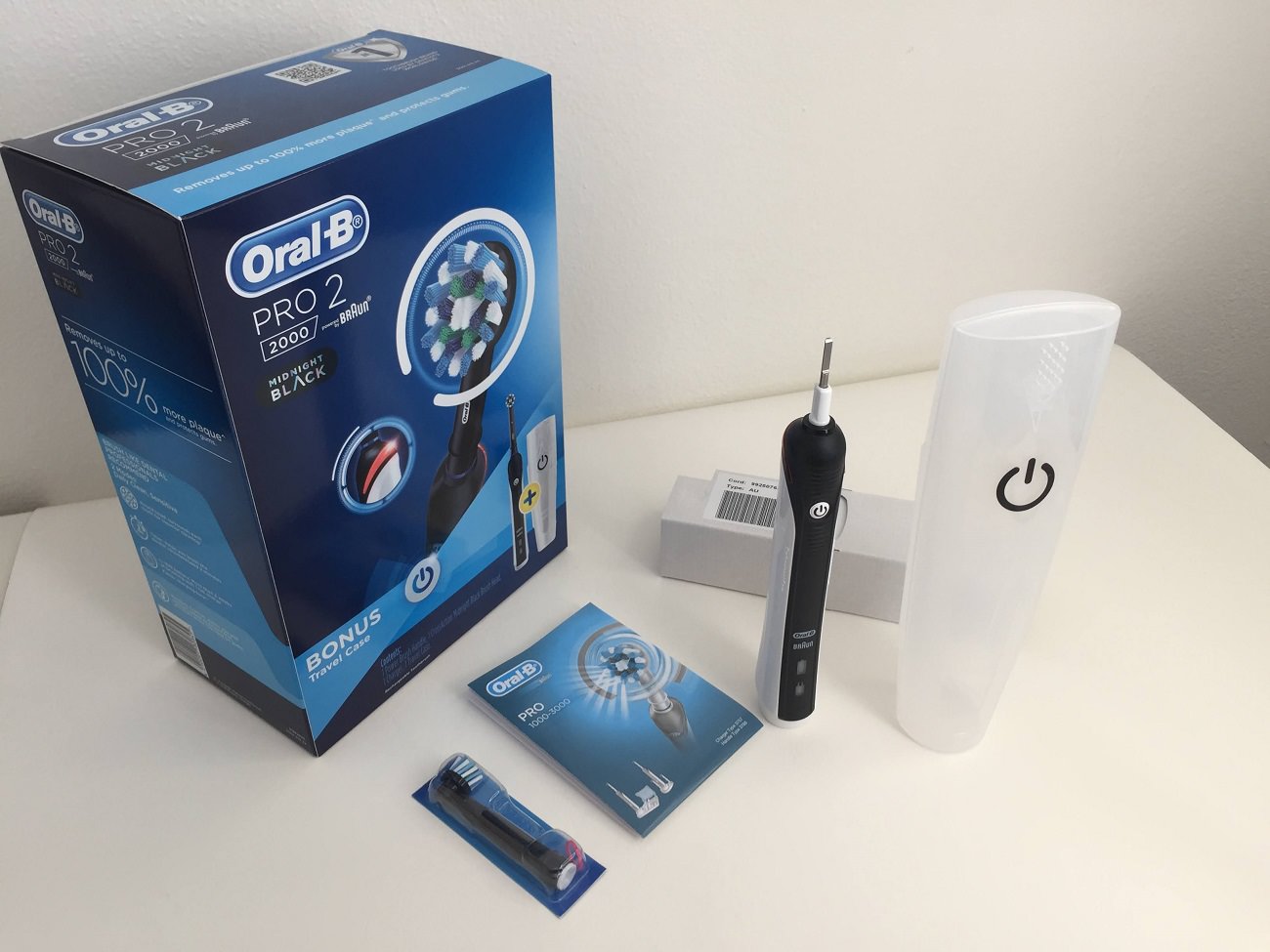 The Oral-B Pro 2 2000 Electric Toothbrush packaging and contents