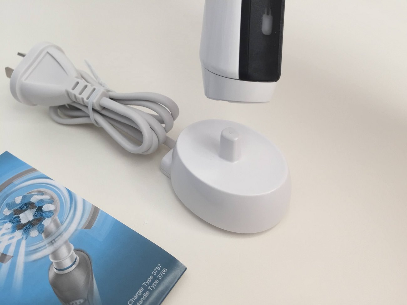 Oral-Bs charger for the Pro 2000 Electric Toothbrush