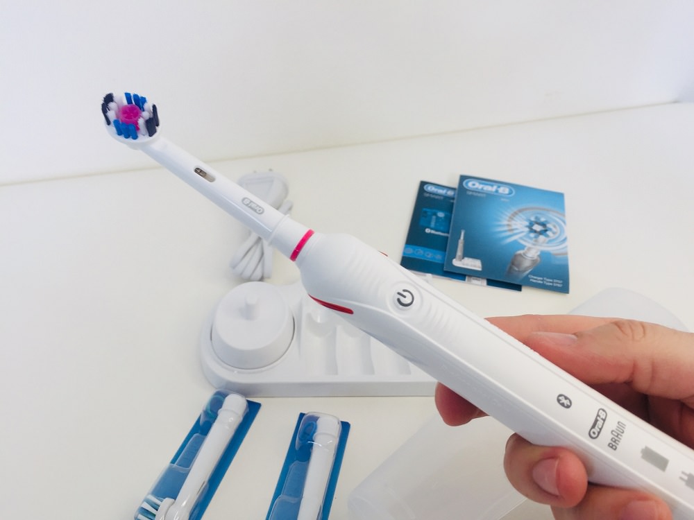 Oral b Smart 4 4000 electric toothbrush