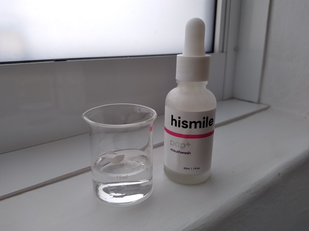 PAP+ Mouthwash and measuring cup by hismile